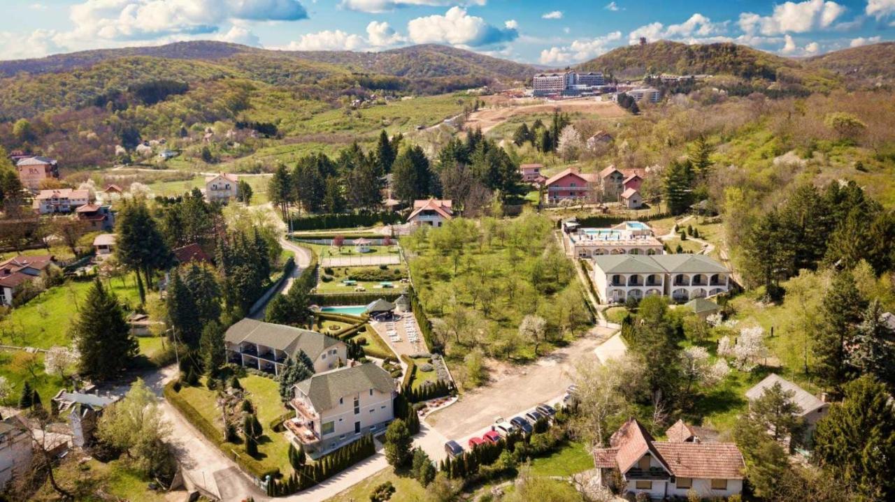 Suncani Breg Apartments Vrdnik Esterno foto