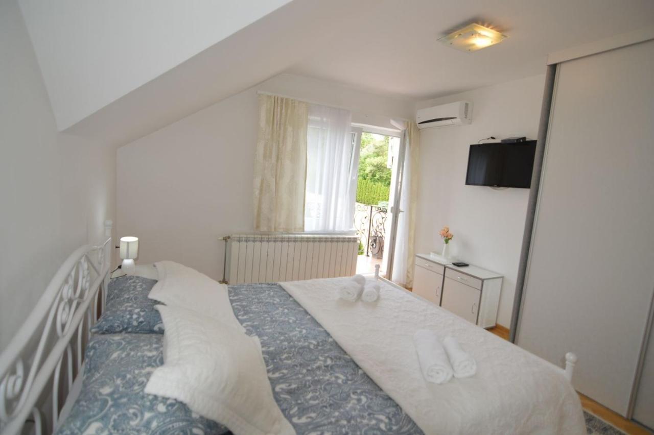 Suncani Breg Apartments Vrdnik Esterno foto