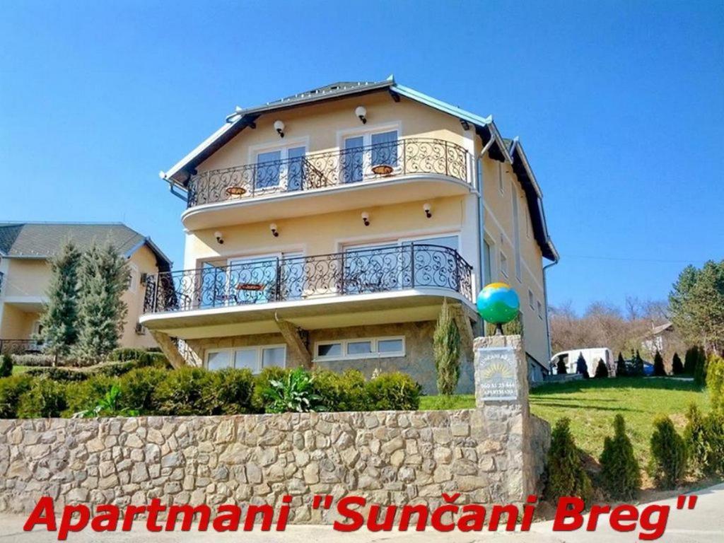 Suncani Breg Apartments Vrdnik Esterno foto